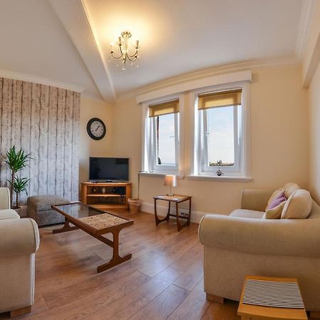 The Whitby Prospect, 2 Bed Apartment With Stunning Views, 2 Mins From Beach Exterior photo