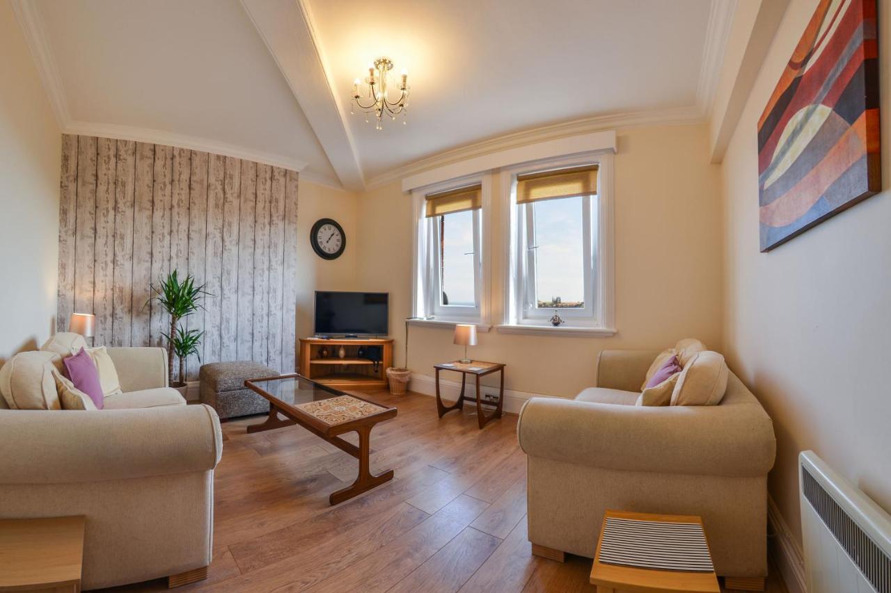 The Whitby Prospect, 2 Bed Apartment With Stunning Views, 2 Mins From Beach Exterior photo