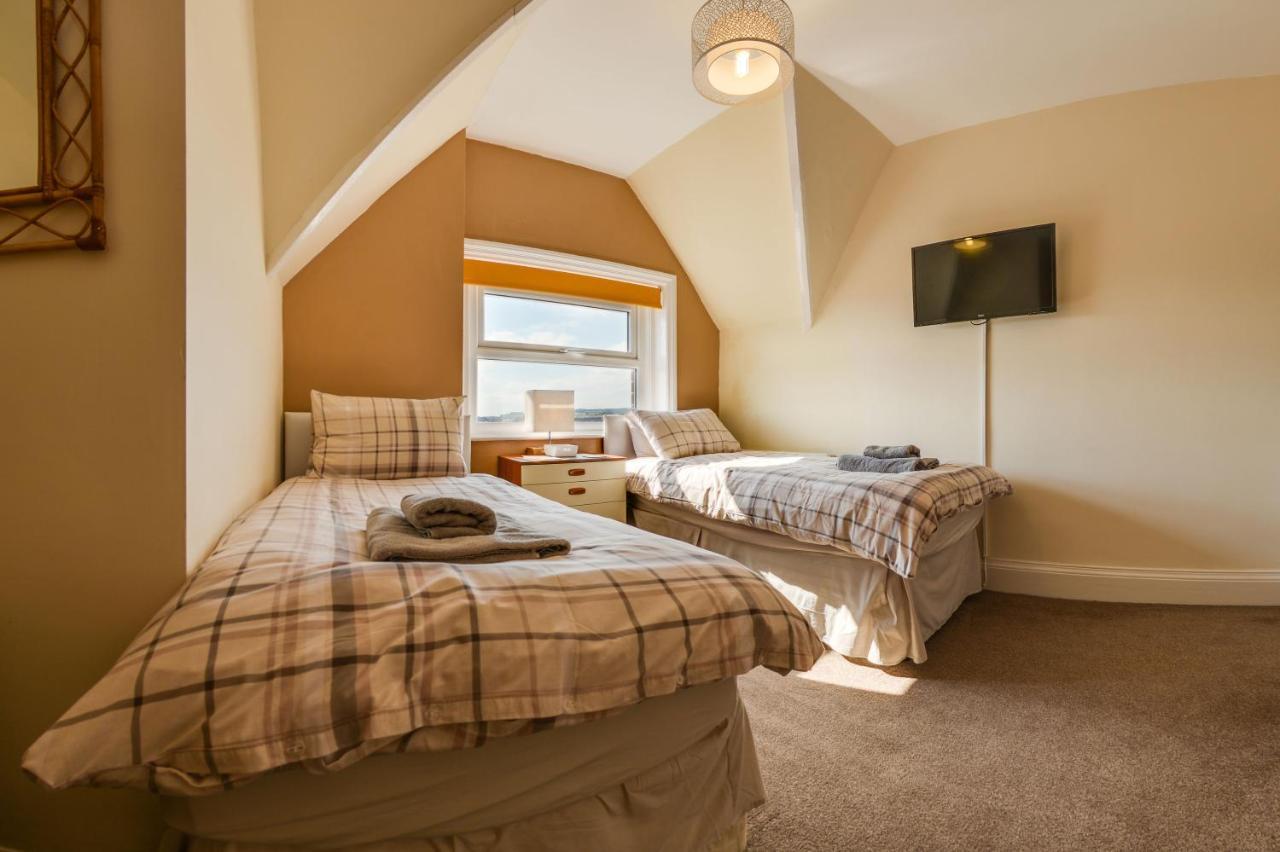 The Whitby Prospect, 2 Bed Apartment With Stunning Views, 2 Mins From Beach Exterior photo