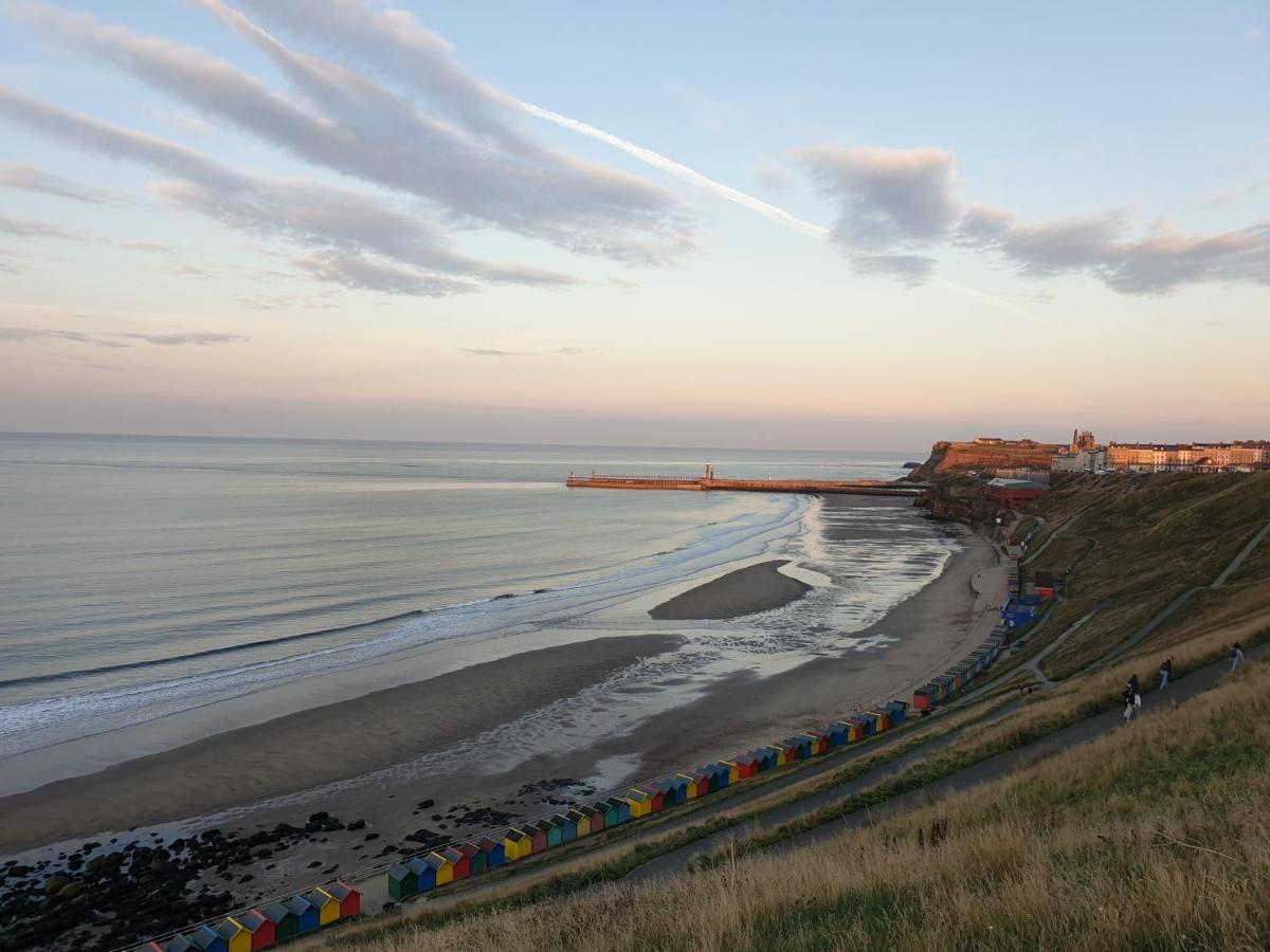 The Whitby Prospect, 2 Bed Apartment With Stunning Views, 2 Mins From Beach Exterior photo